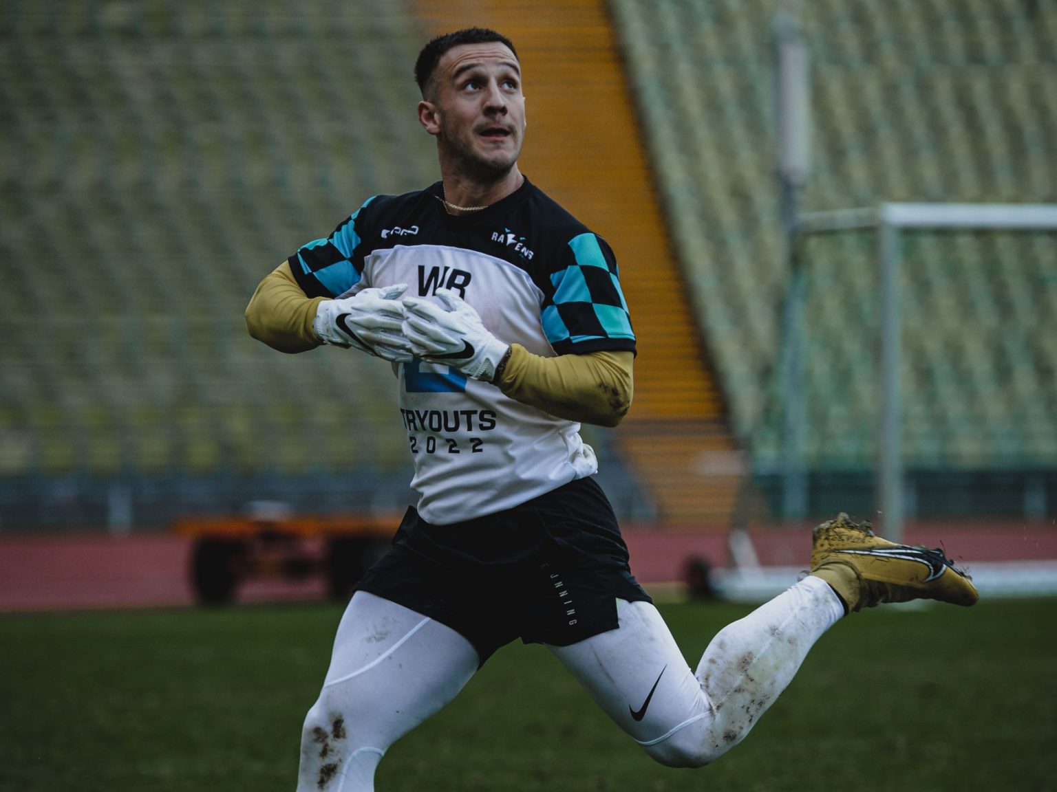 Luca Salvo Foot Bowl