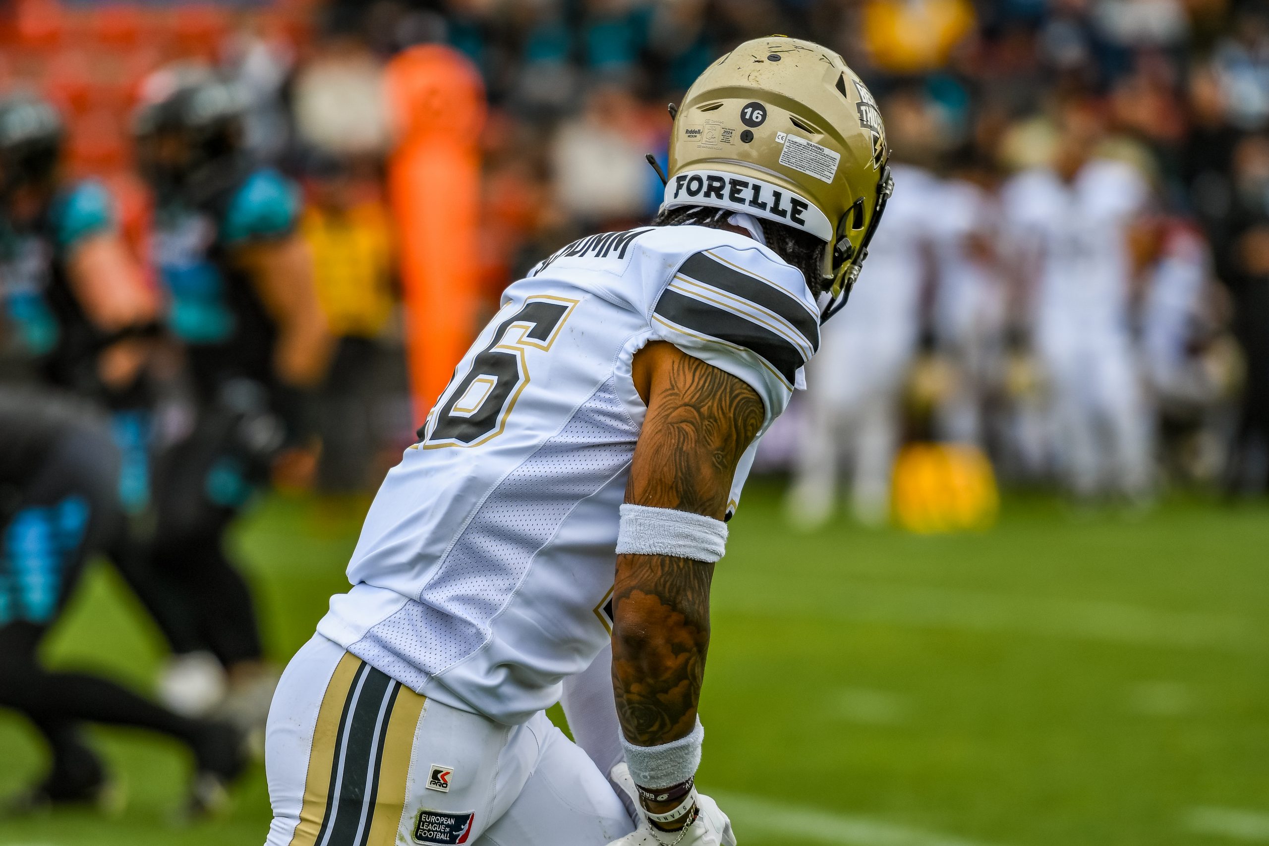 Thunder verlängert mit Niklas Schumm